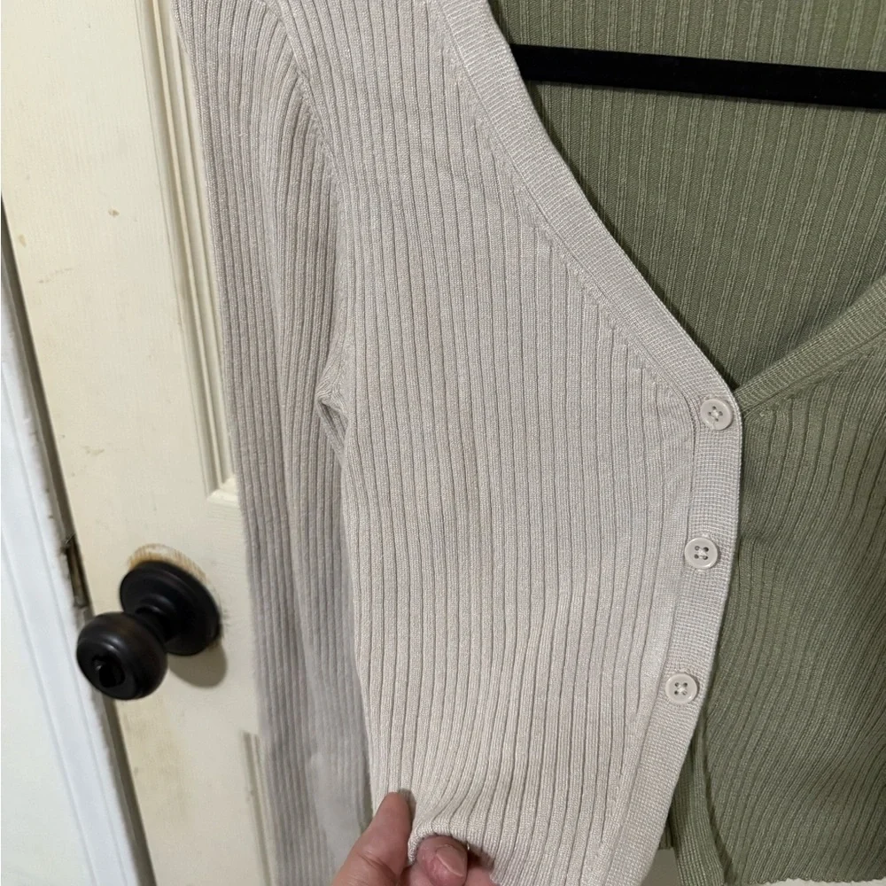 Garage Two-Tone Ribbed Cropped Cardigan Top | Green & Beige | Size S - Picture 5 of 9